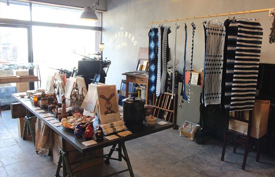 在松本雜貨店和書店裡閒逛。 在新秀找到你最愛的料理