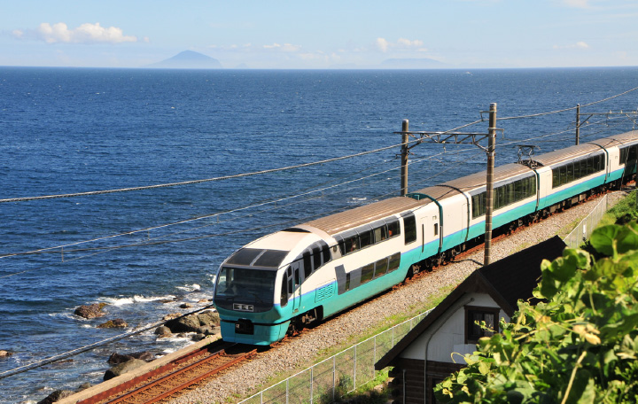 都心から伊豆へ さまざまな観光列車が運行 人気の4列車を紹介 みちくさガイド