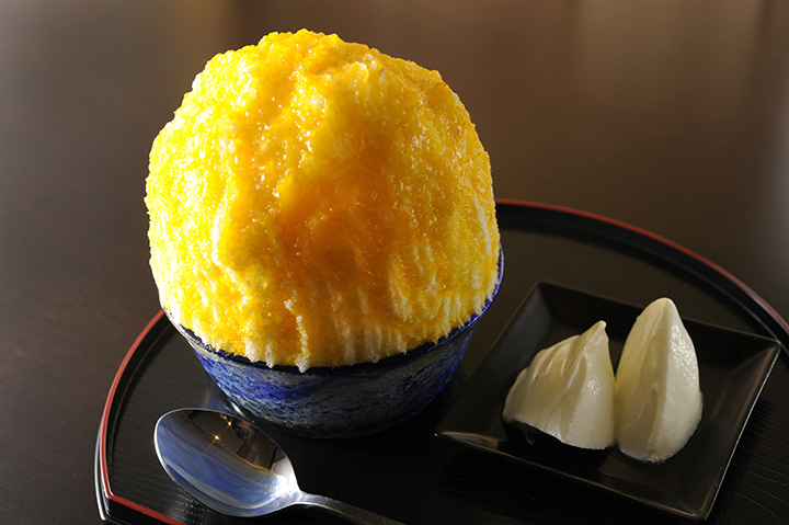 「芒果剉冰配濃郁甜優格」880日圓