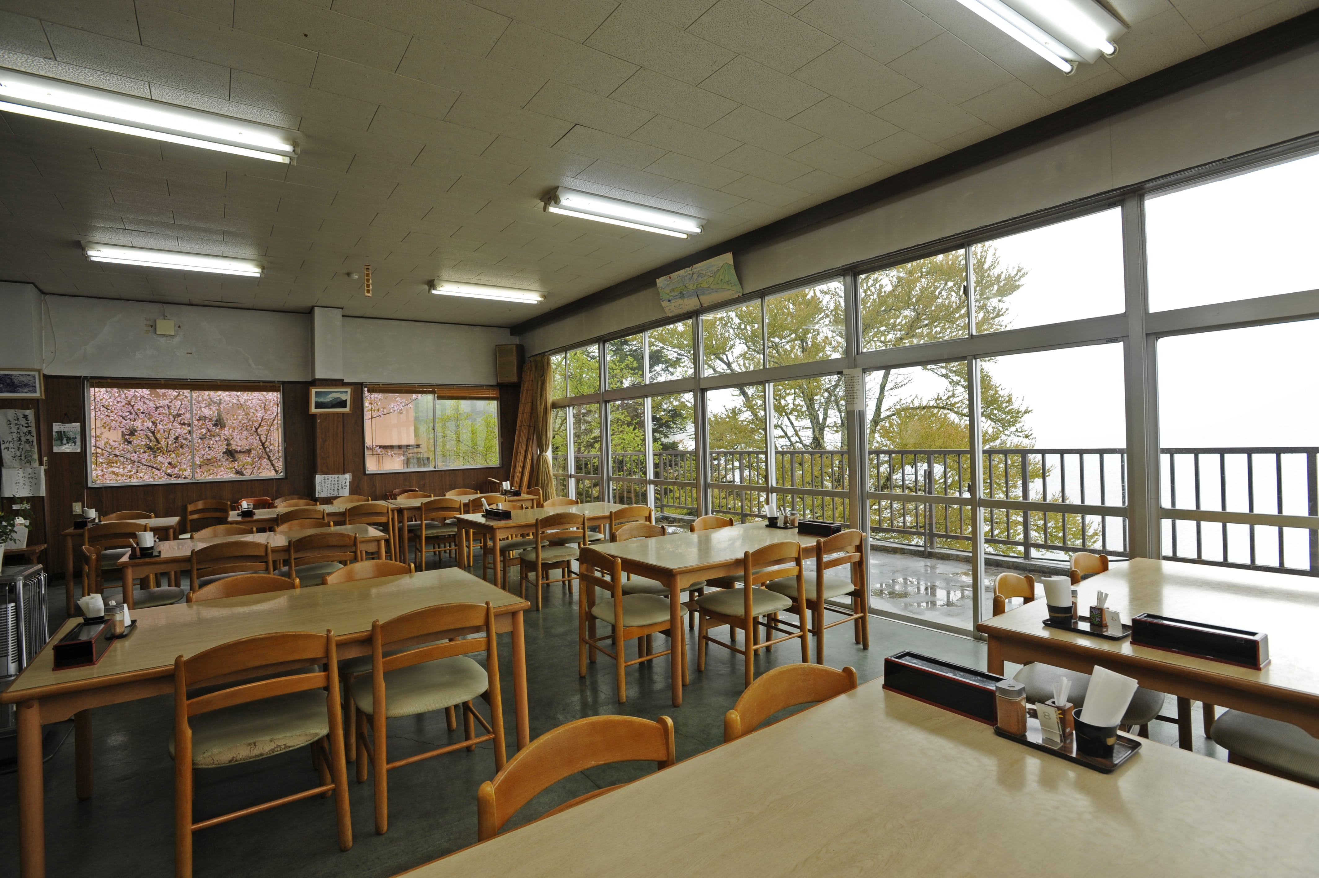 在欣賞奧日光壯麗景色的同時，享受美好時刻