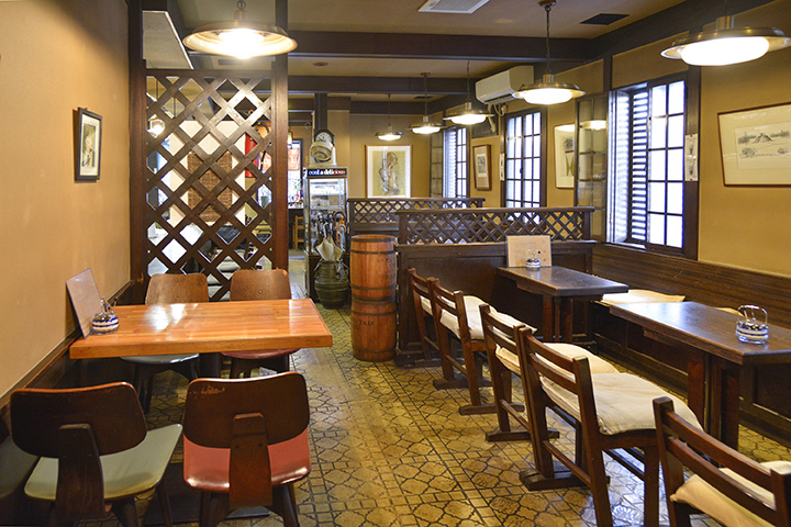 許多人在工作休息時前來參觀，以便喘口氣。