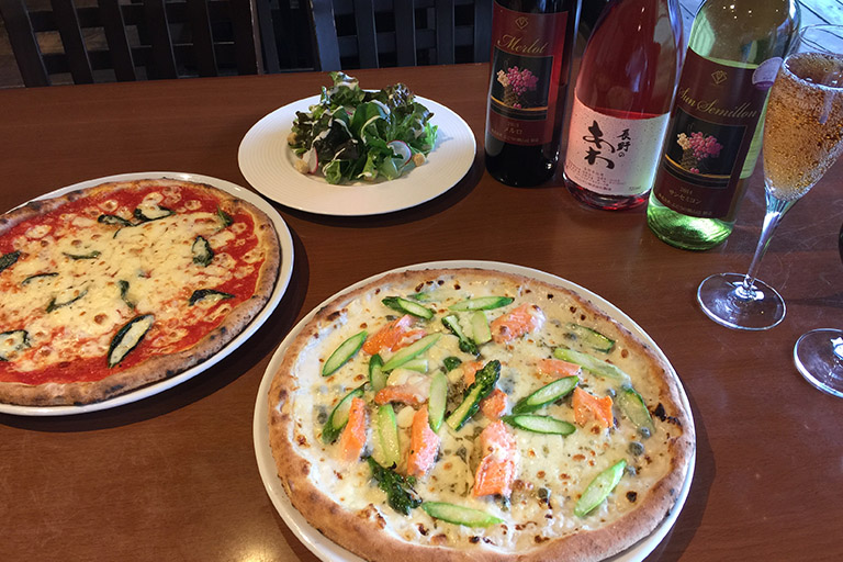 正宗的那不勒斯披薩