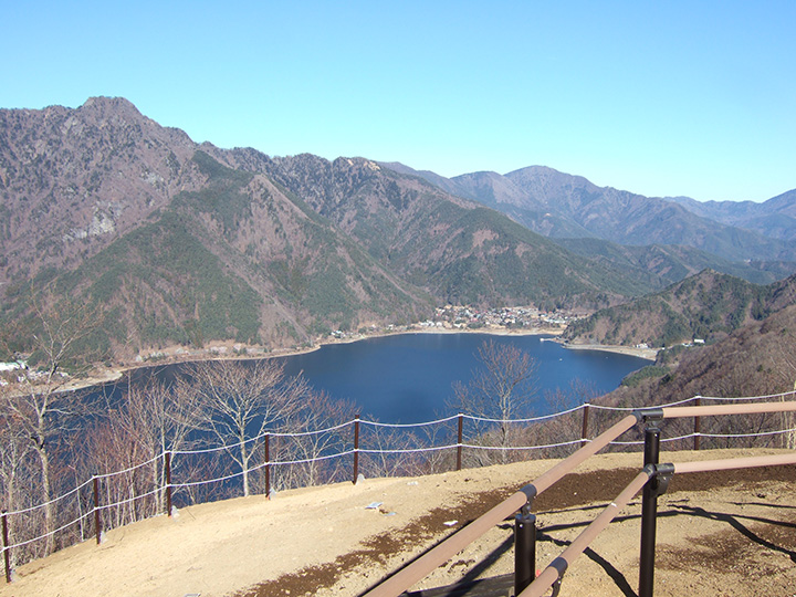 休息時可以看到三個湖泊的“Sankodai”