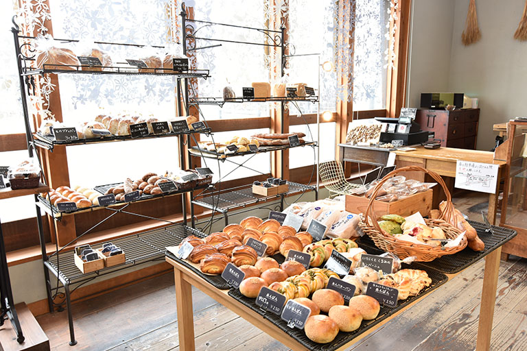 使用富含礦物質的全麥麵粉製成的麵包