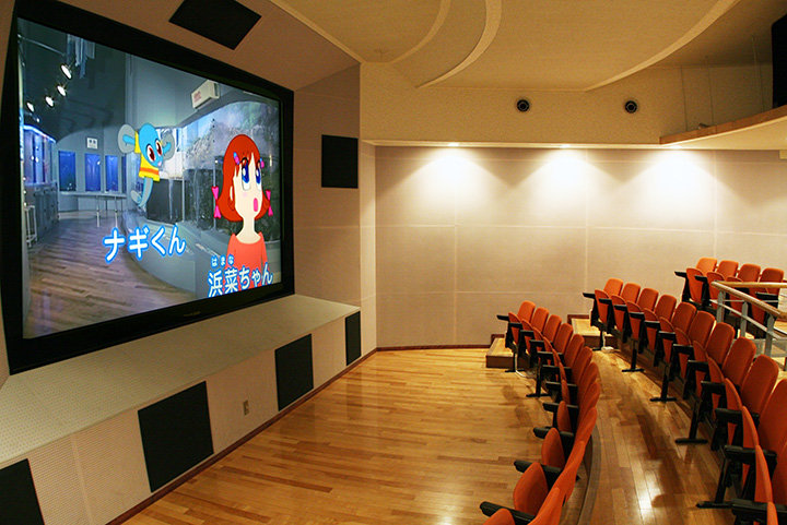 放映原創電影的湖畔劇院