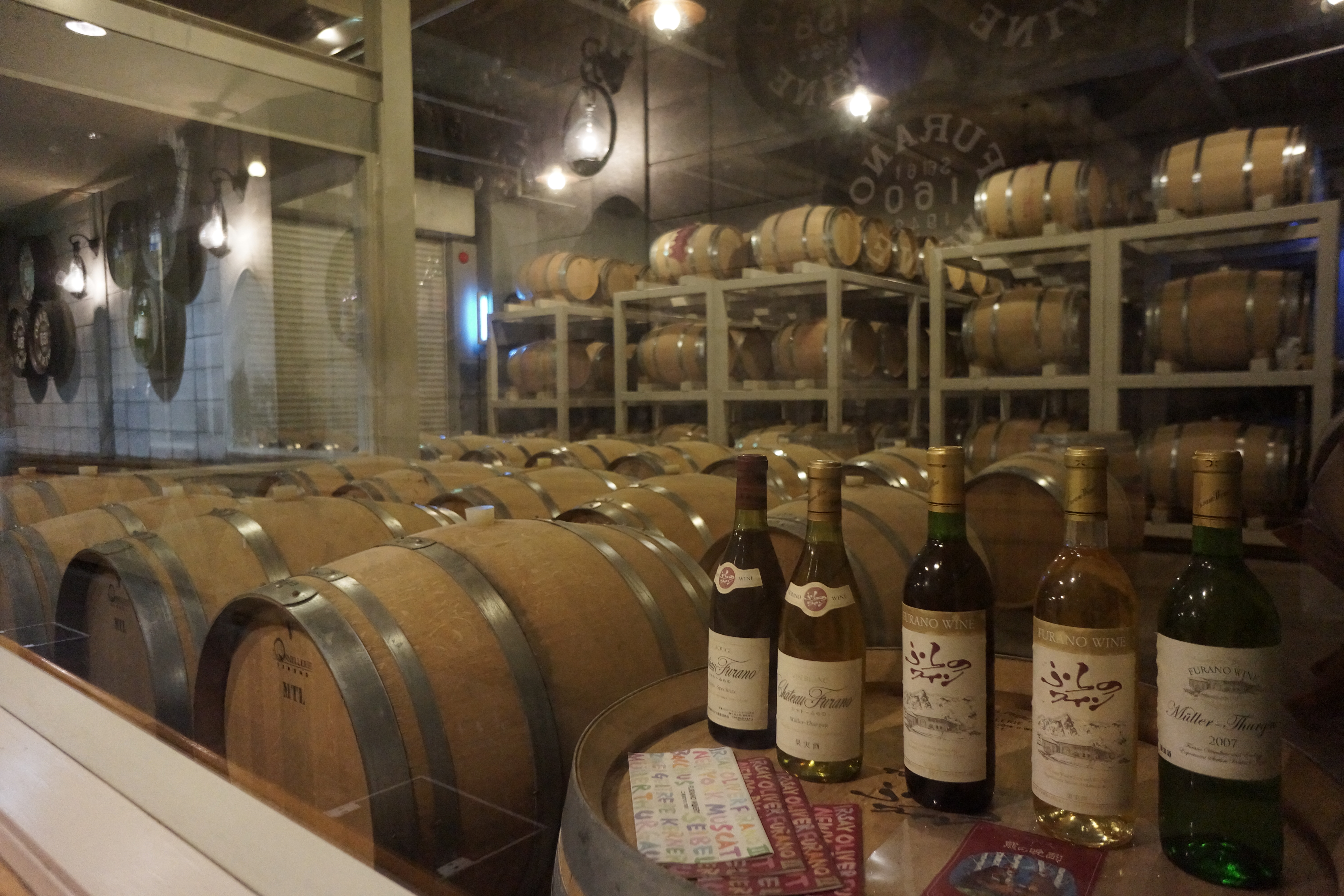 可以參觀地下老化倉庫