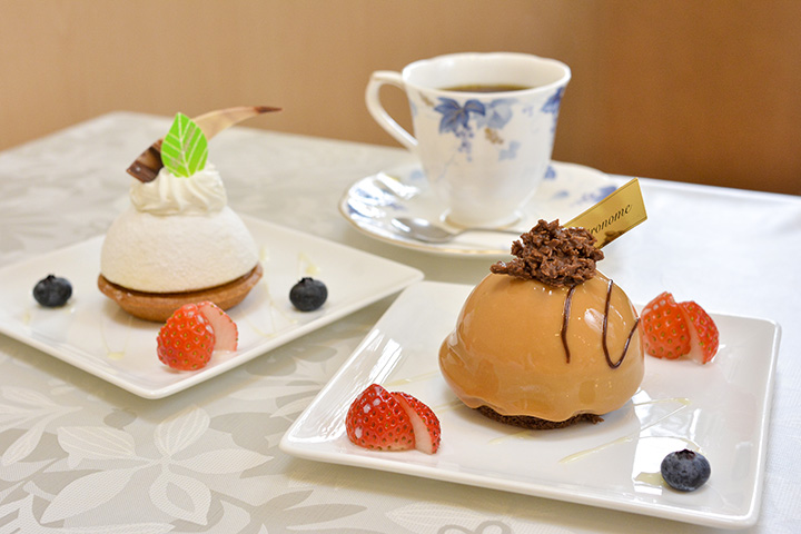 焦糖巧克力 JPY410（右）和 Arcaque 馬斯卡彭起司 JPY389