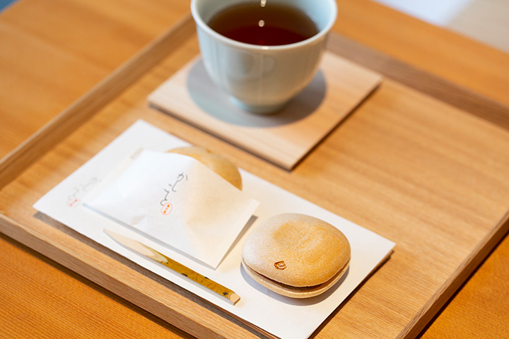 中間價為1日圓160~。 如果你在店裡吃，裡面有茶，可以享受比較的樂趣