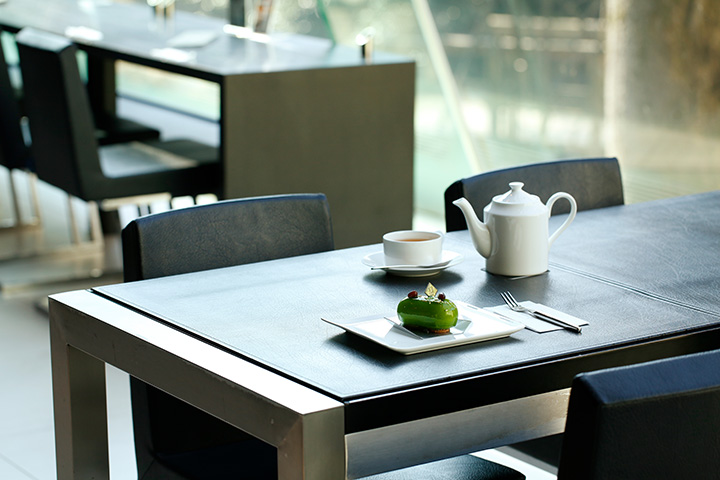 蛋糕「和茶」567日圓，茶「自由」464日圓。 它也可以只在咖啡館使用