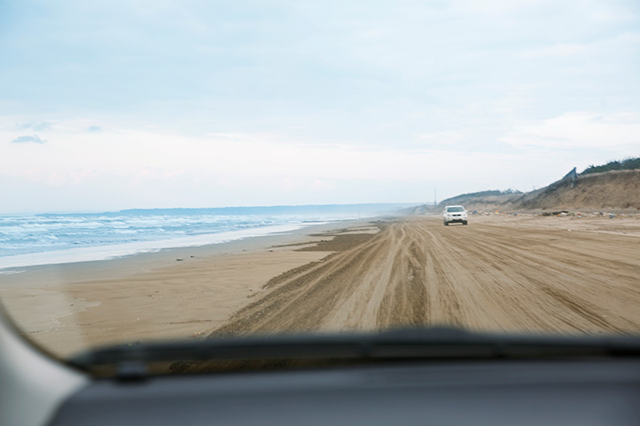 游泳季節之外，人潮稀少，可以在沙灘上舒適地跑步。