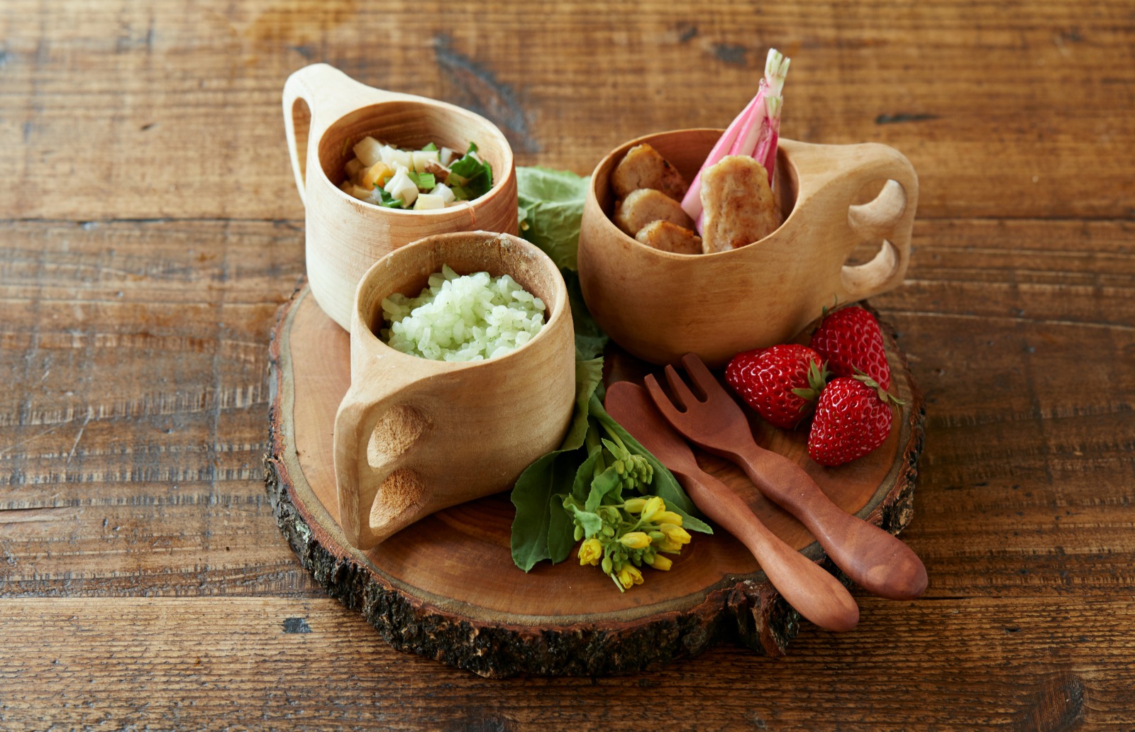 從斷奶中期到12歲，都有適合年齡的嬰兒和兒童菜單。 JPY1560~