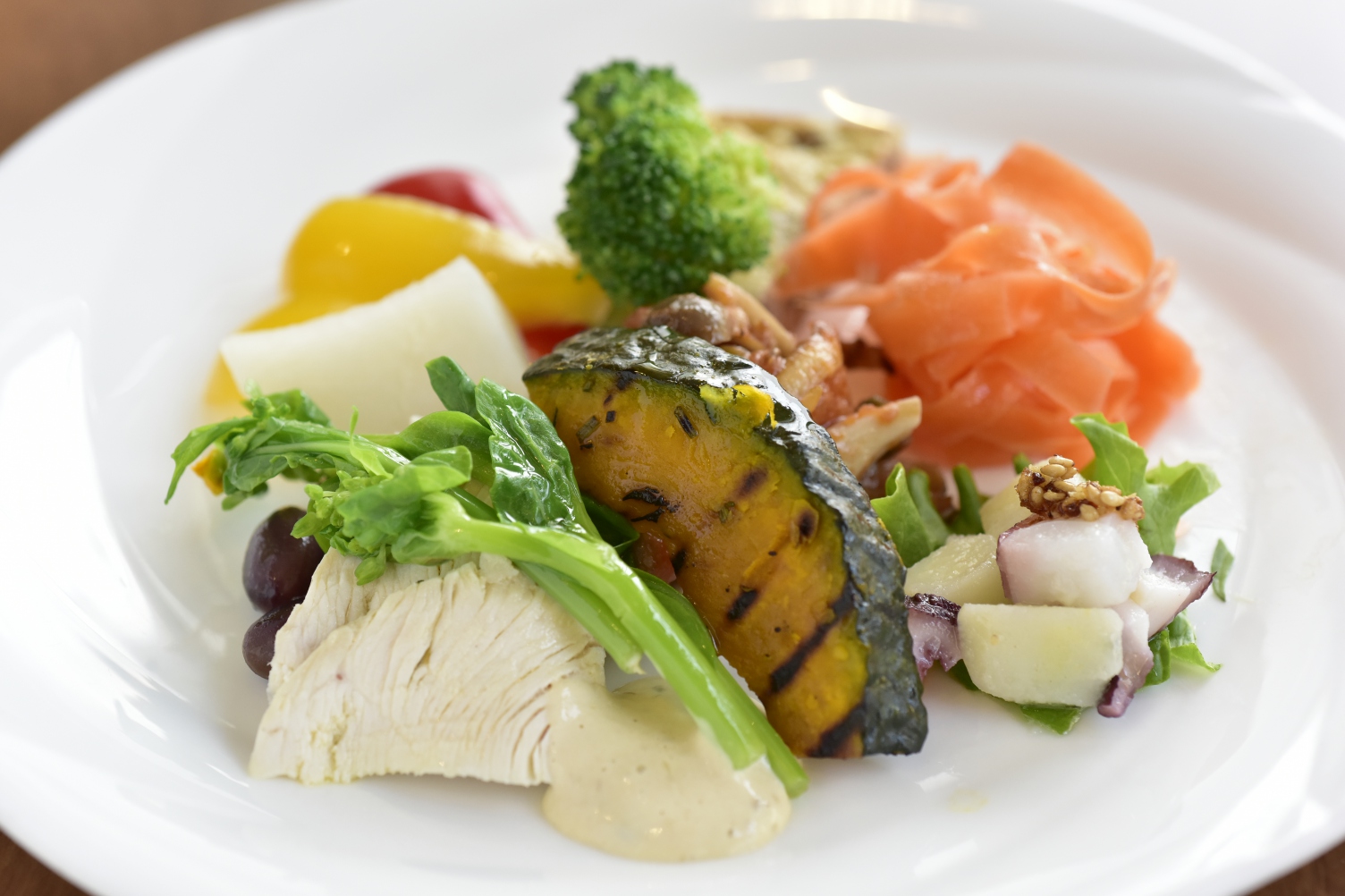 午餐套餐提供前菜拼盤JPY1620