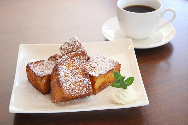 用3cm厚的麵包做的「法式吐司」500日圓
