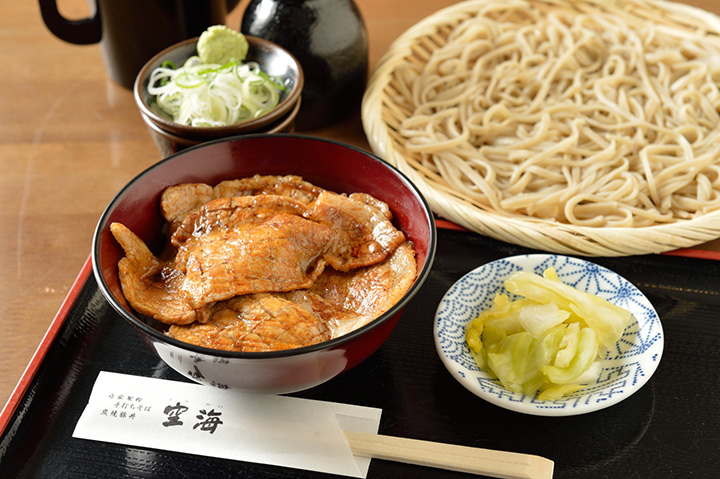 森蕎麥麵和里脊肉蓋飯“空海套餐”JPY1200