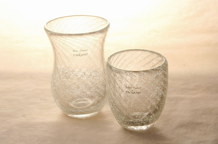 螺旋裂縫很漂亮，Shibare玻璃的作品“華爾茲”