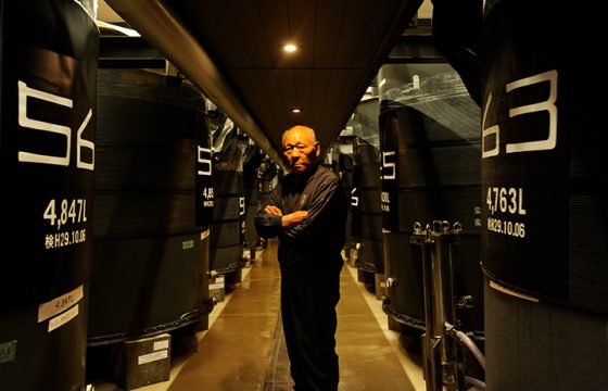 日本清酒之神“野口直彥”陶醉在杜氏釀造的清酒中