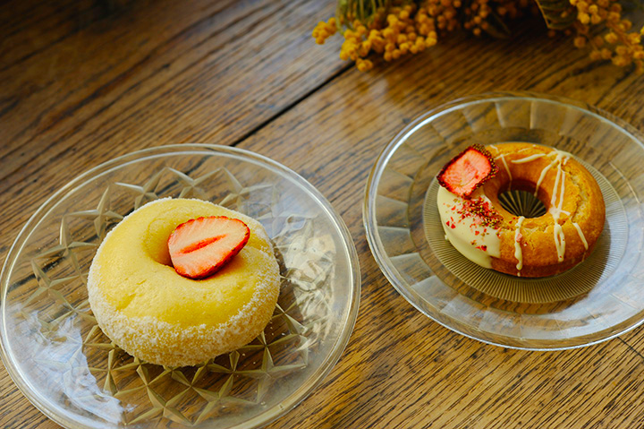 左起：「草莓奶油乳酪」240日圓、「草莓時尚」210日圓（未稅）