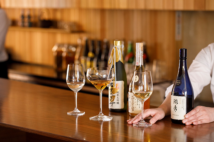 在「清酒高級套餐」中，您可以比較精心挑選的高品質清酒