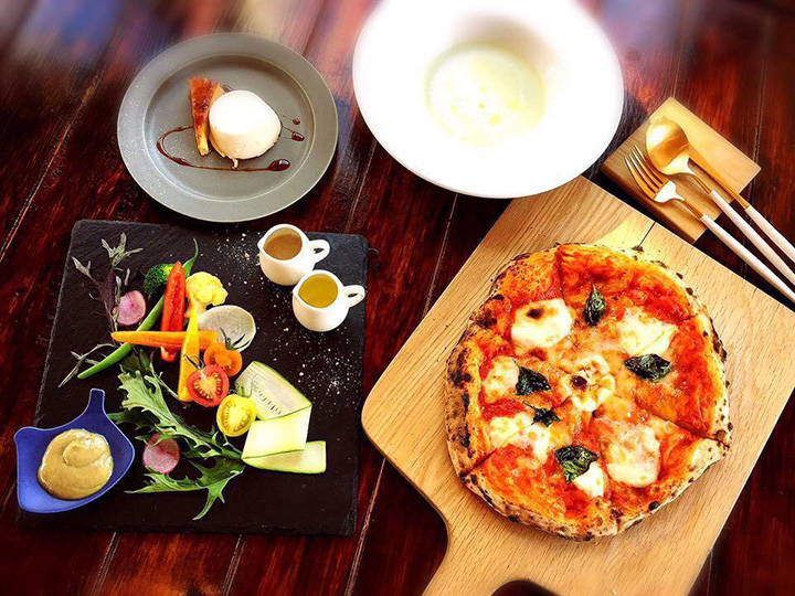 您可以選擇石窯烤披薩或義大利麵「手栗大地祝福套餐」JPY1800~