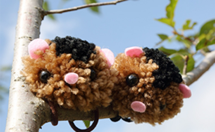 用紗線再現森林的偶像，睡鼠