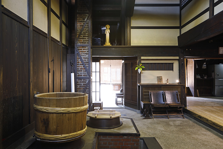 該工作室也被用作畫廊空間