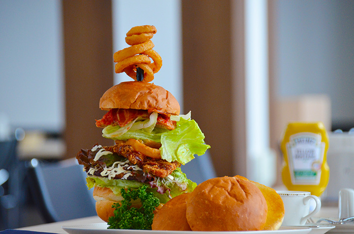 「新雪谷樹漢堡」JPY3200 *2019 年的資訊。 目前已停售