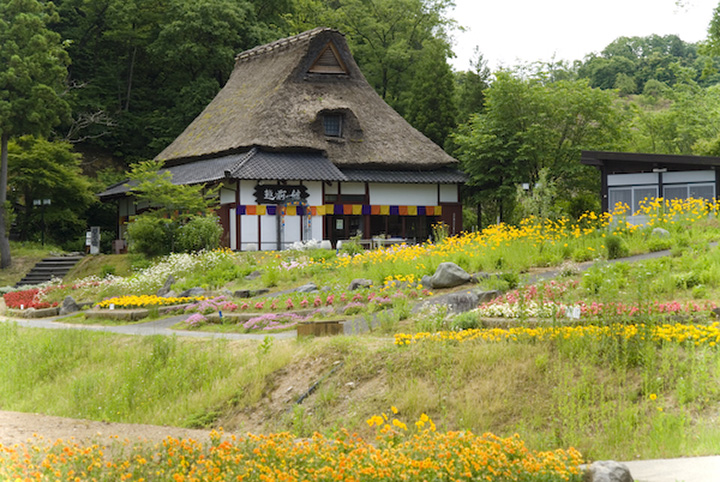 「越前館」是江戶時代末期從茅草民宅搬遷而來的
