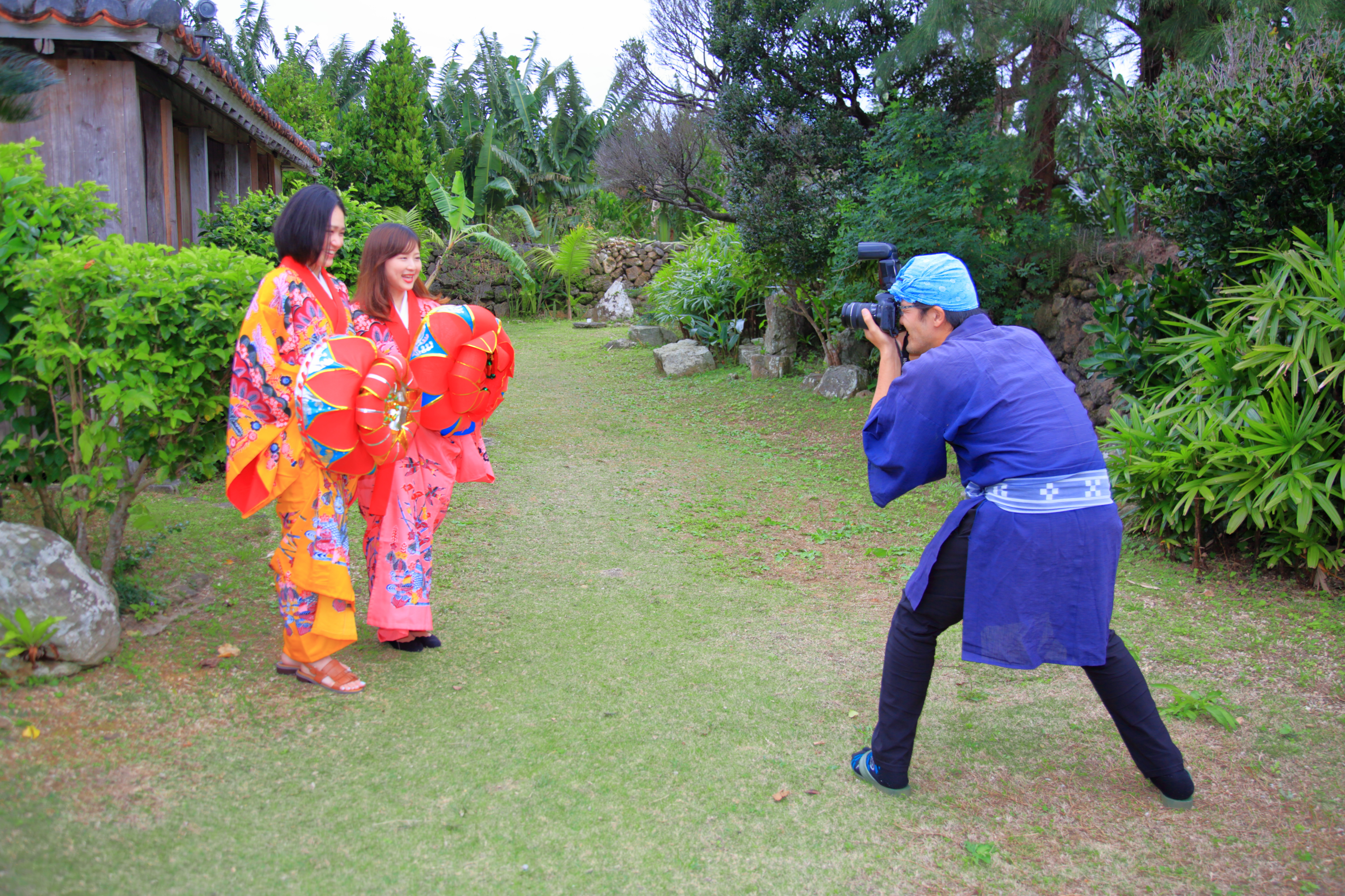 您也可以購買攝影師拍攝的龍所照片（在古老的民宅拍照需要入場費）。