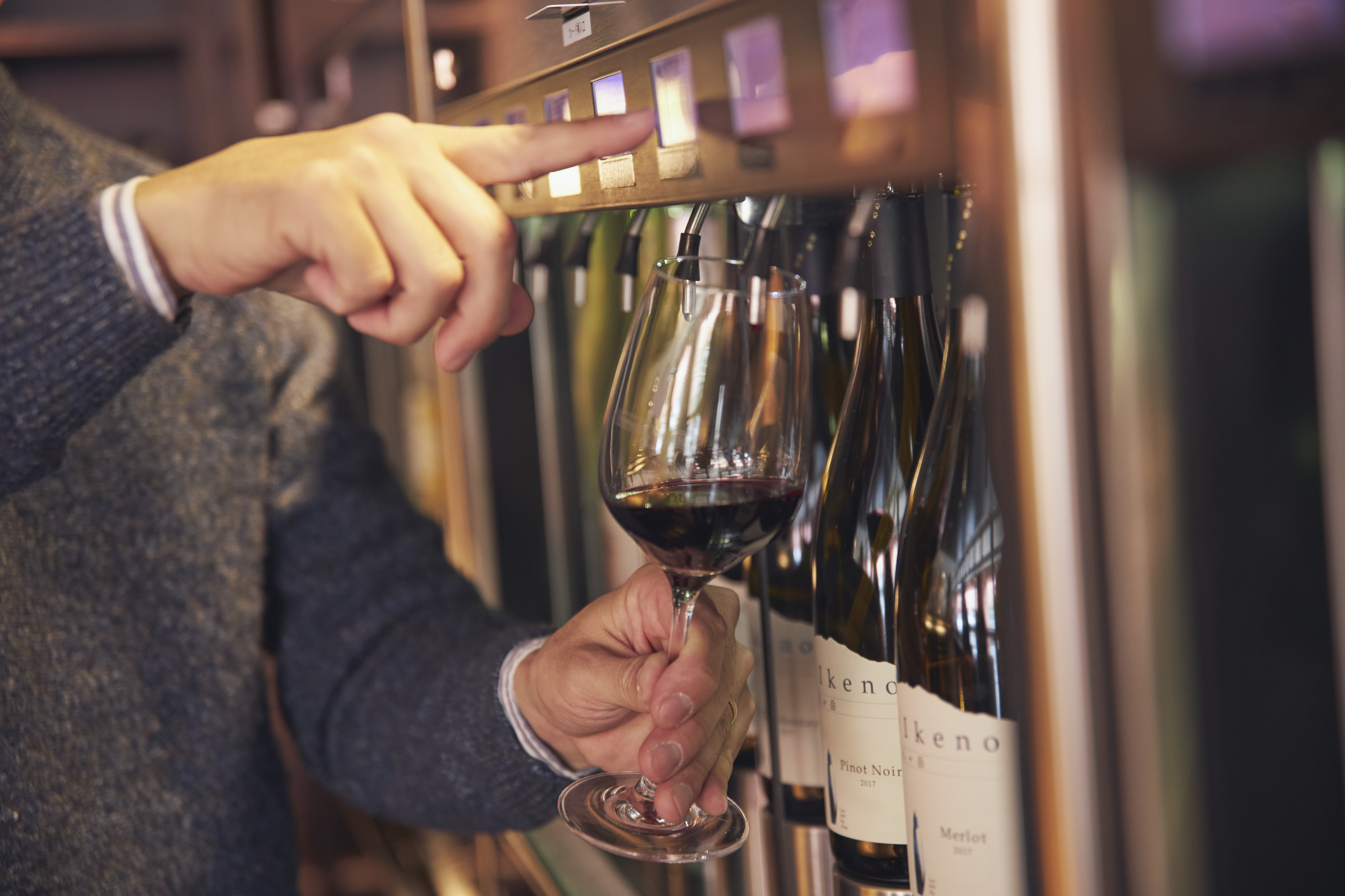 25ml JPY220~。 你可以依喜好選擇50或150ml。 這是自助式，你可以毫不猶豫地嘗試這個那個。