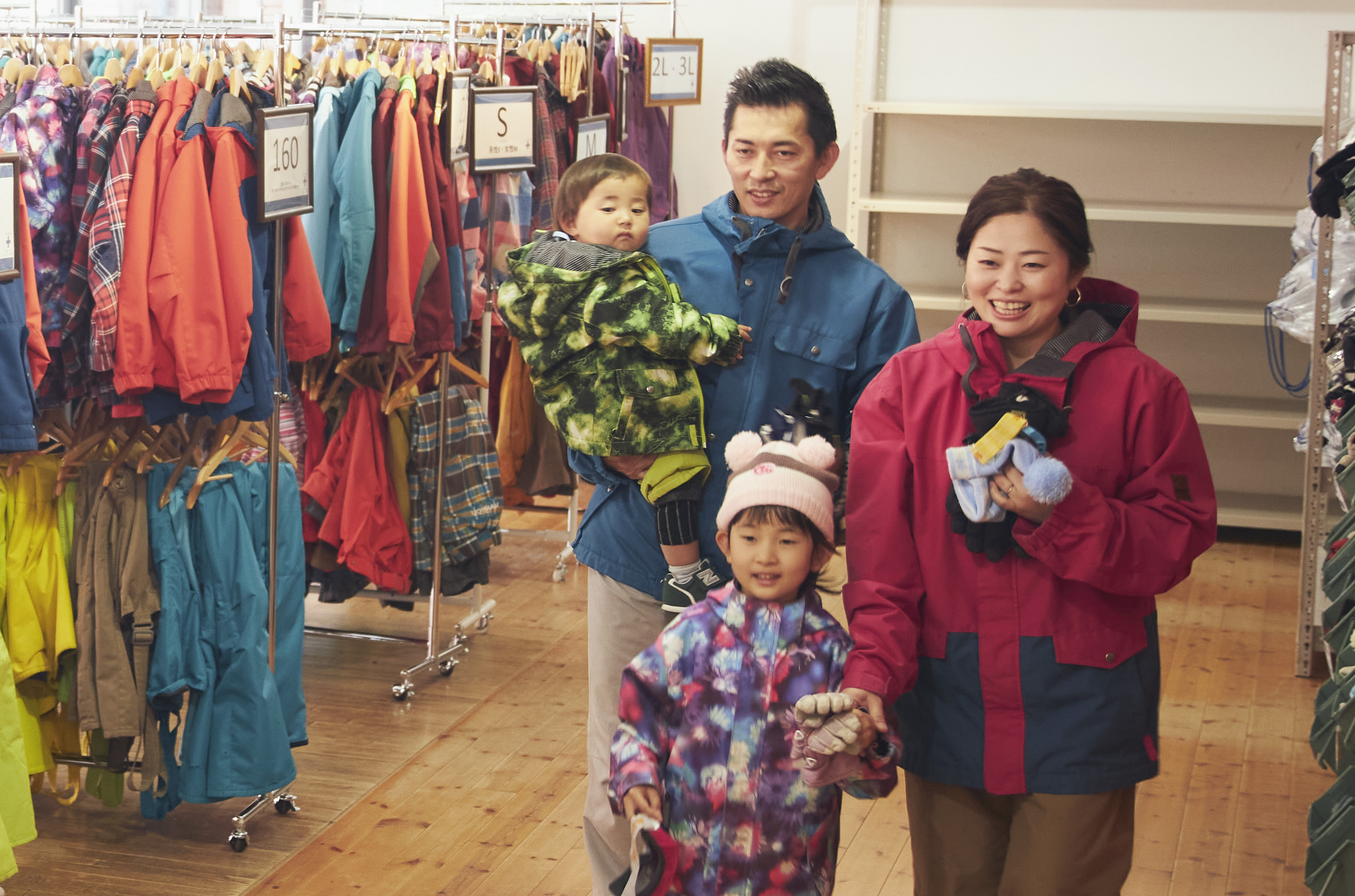 熱愛運動的千尋醬，以及精力充沛地走動的敦君活潑的家人