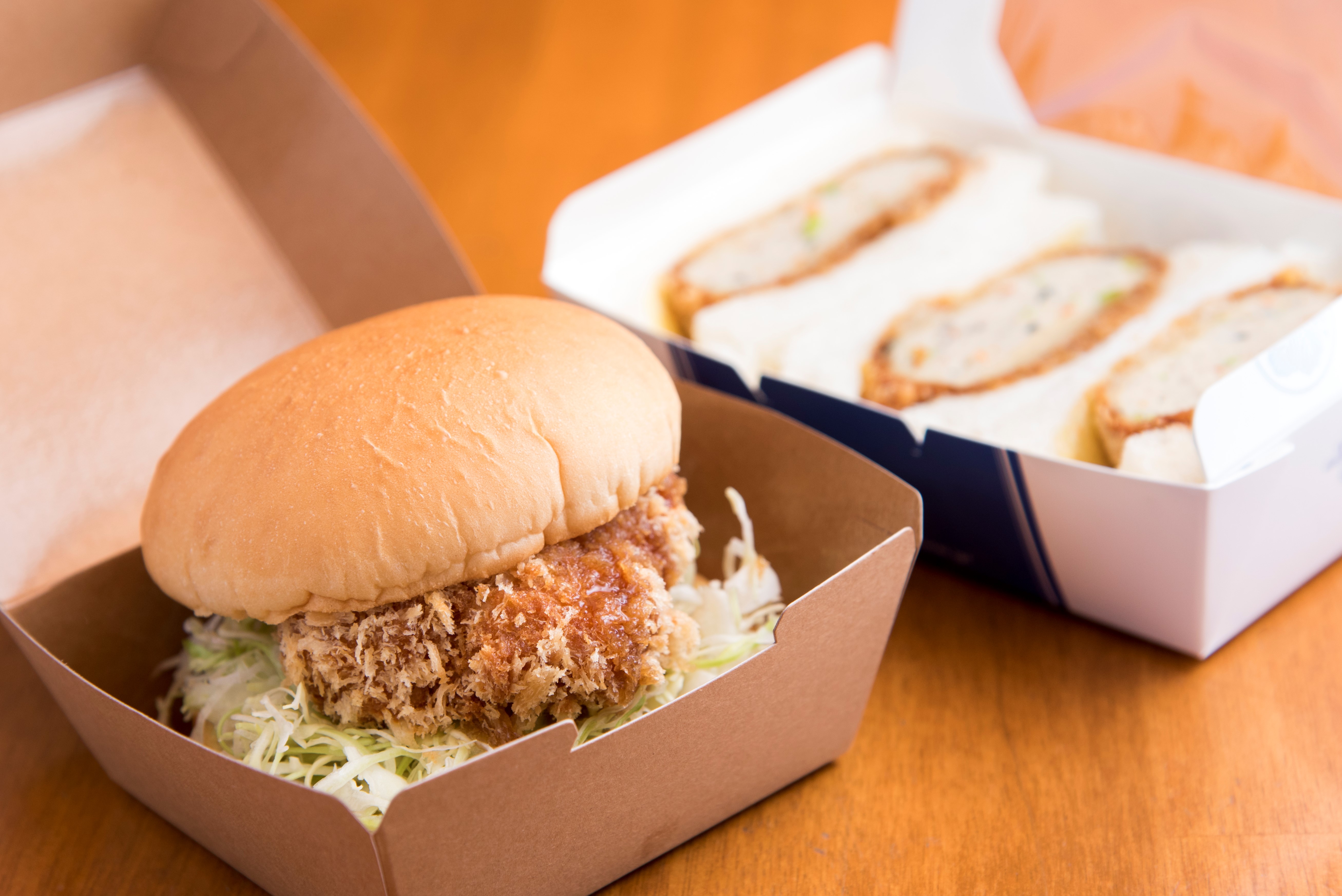 「銀豬排漢堡」500日圓、「豆腐漢堡豬排三明治」500日圓（未稅）