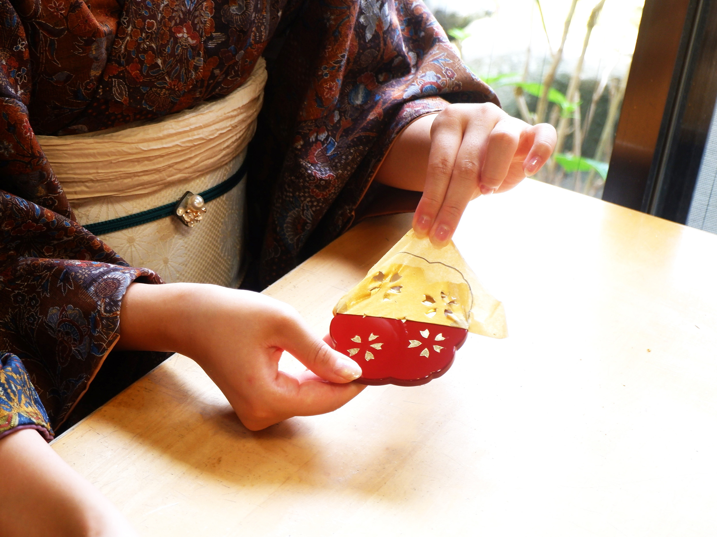 「金箔貼體驗」一天舉辦四次。 摘要：1小時