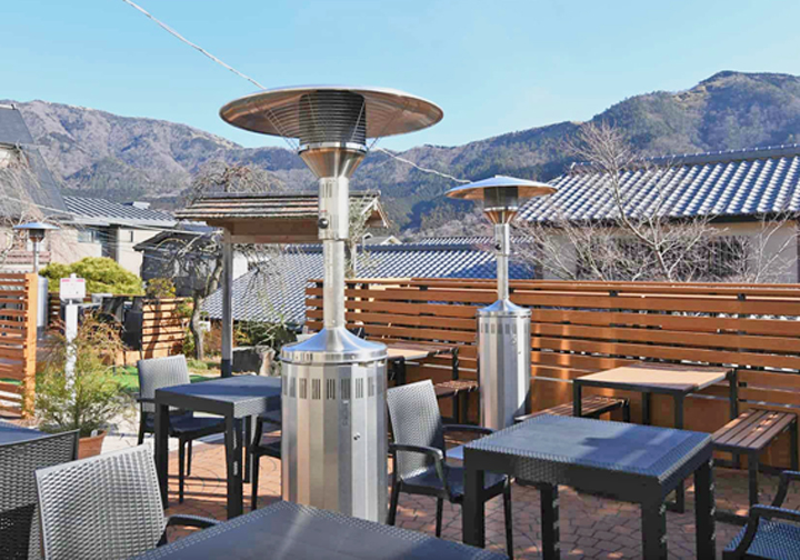 The table on the terrace where nature can be felt close is also popular. It's also recommended to the rest in the middle of going sightseeing.