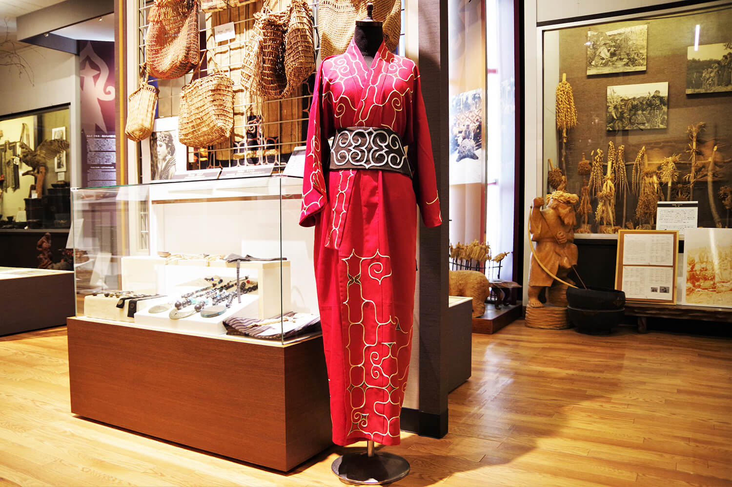 從帶有阿伊努圖案的和服開始，您可以感受到獨特的世界觀和文化