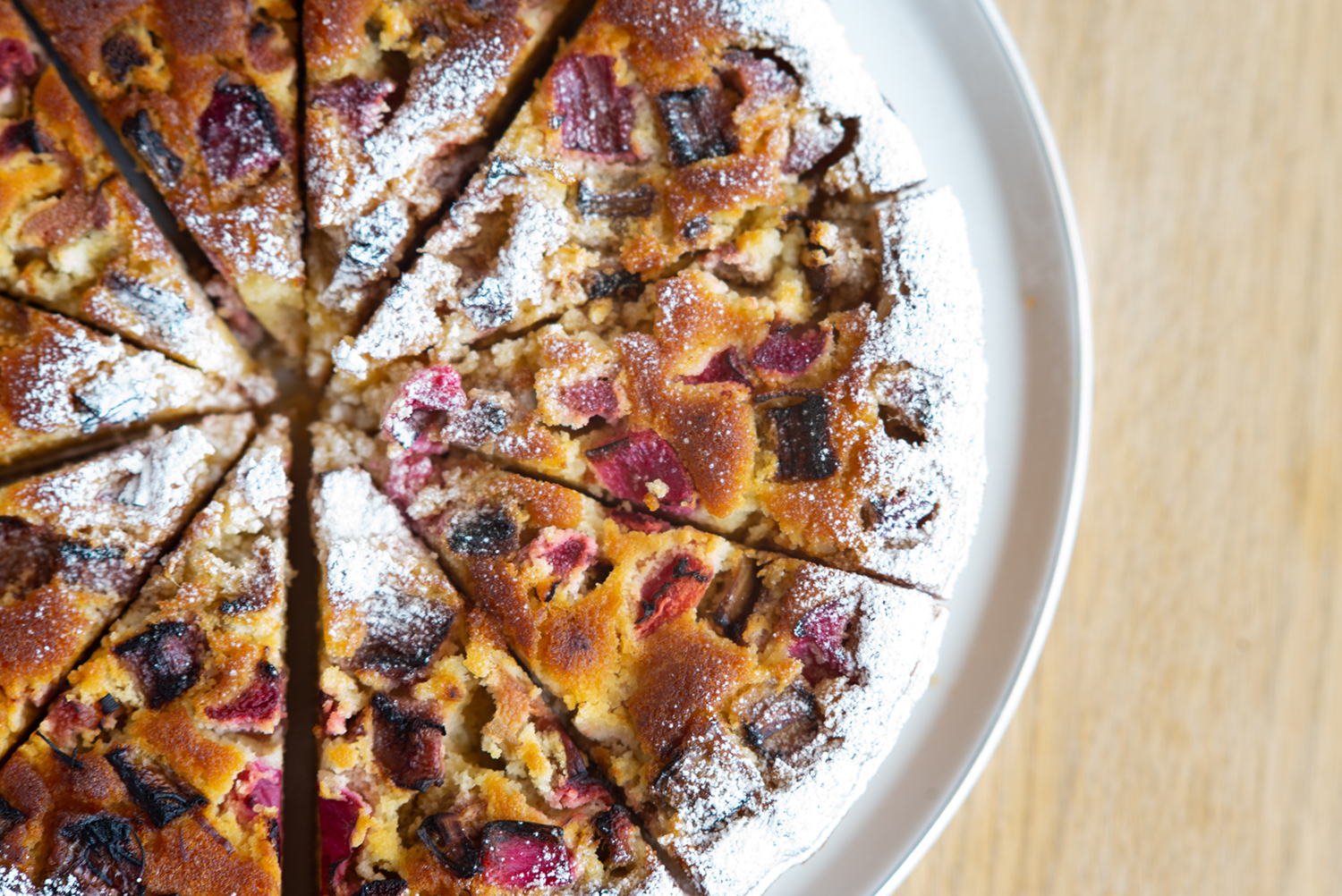 1個大黃撻在附賣的「鳶尾麵包&咖啡」450日圓