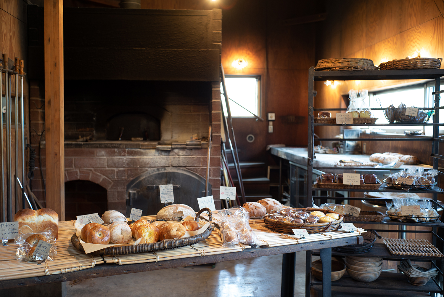 主要出售硬麵包、百吉餅和烘焙食品