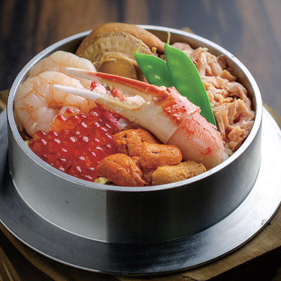 吃起來非常滿足。 廣受歡迎的「北方多彩鎌飯」