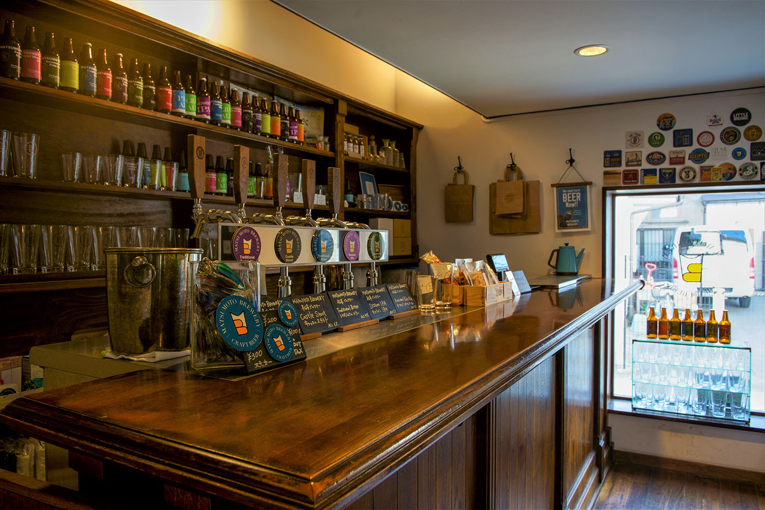 店內以木材為基調，氛圍舒適