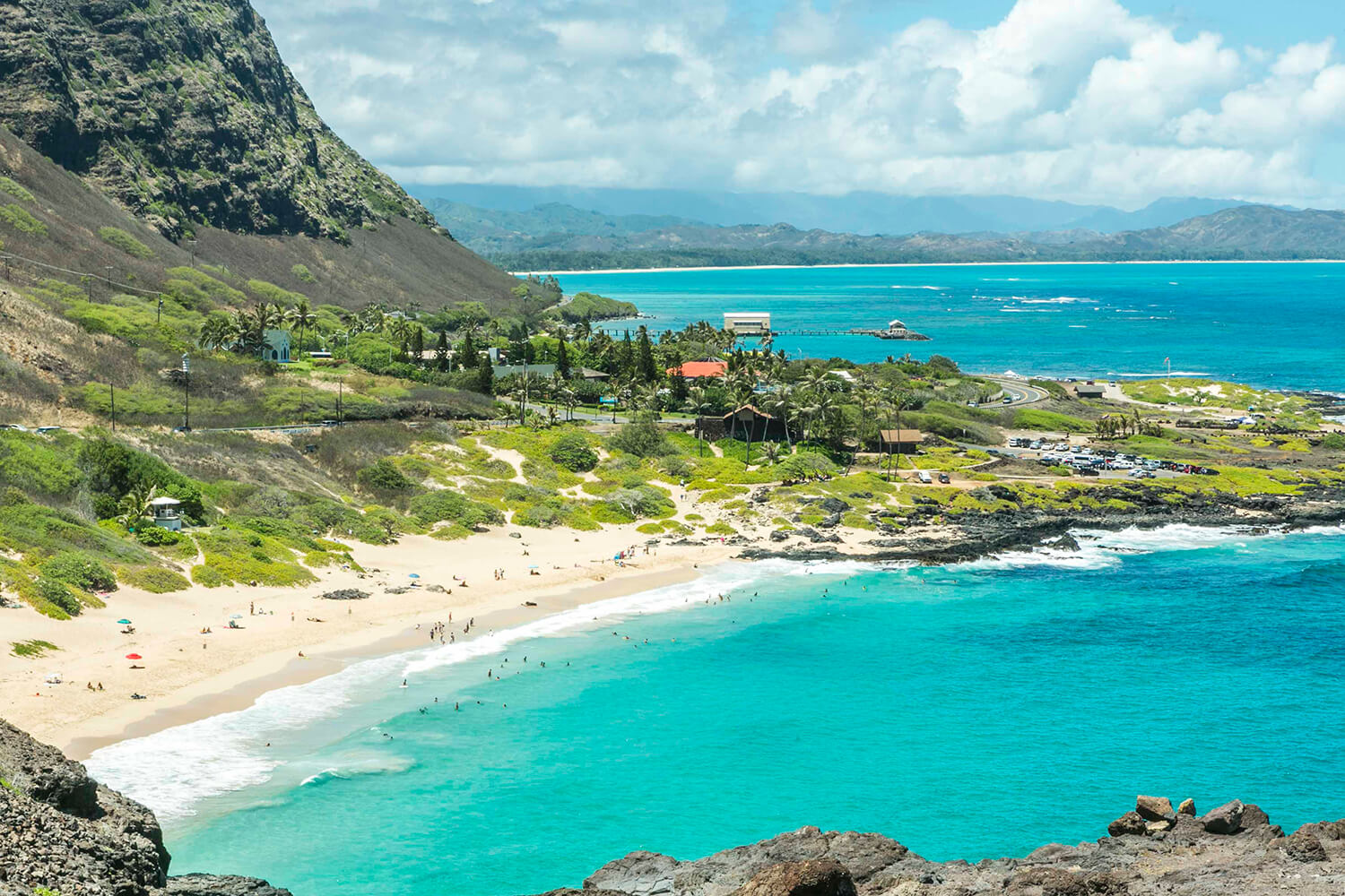 從「馬卡普燈塔」看的景色。 照片中央可以看到的碼頭是魔界研究碼頭。