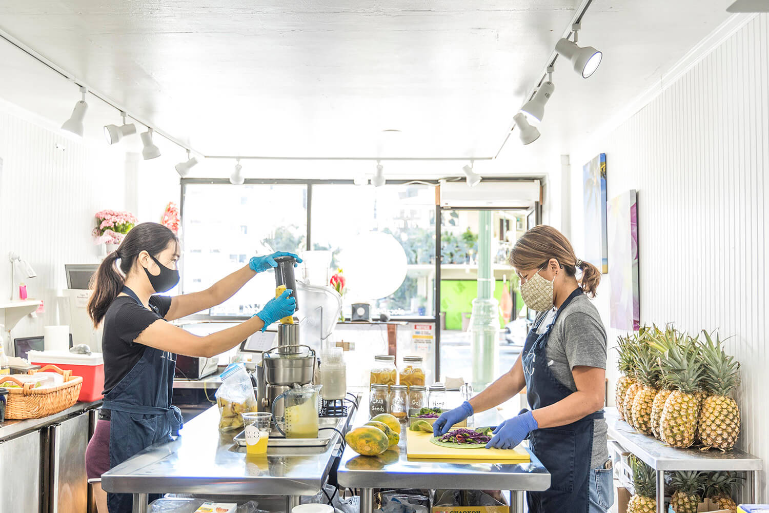 我全心全意地做可以安全吃的東西，所以廚房也是開放的