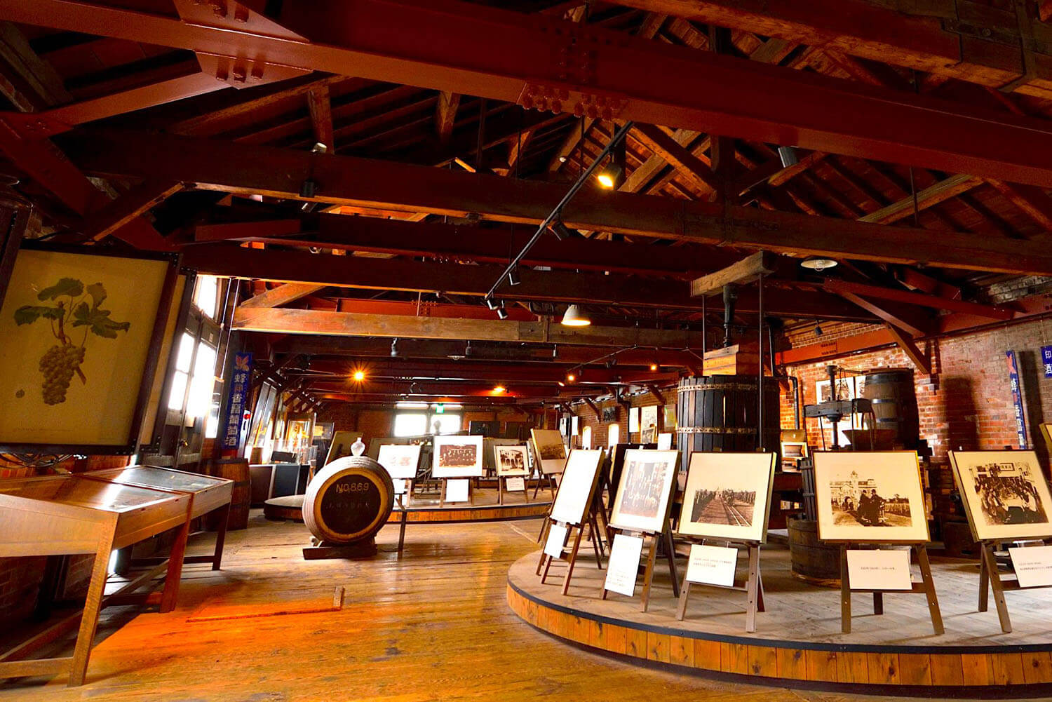 一邊聆聽博物館內流淌的語音解說，一邊參觀「神谷傳兵衛紀念館」