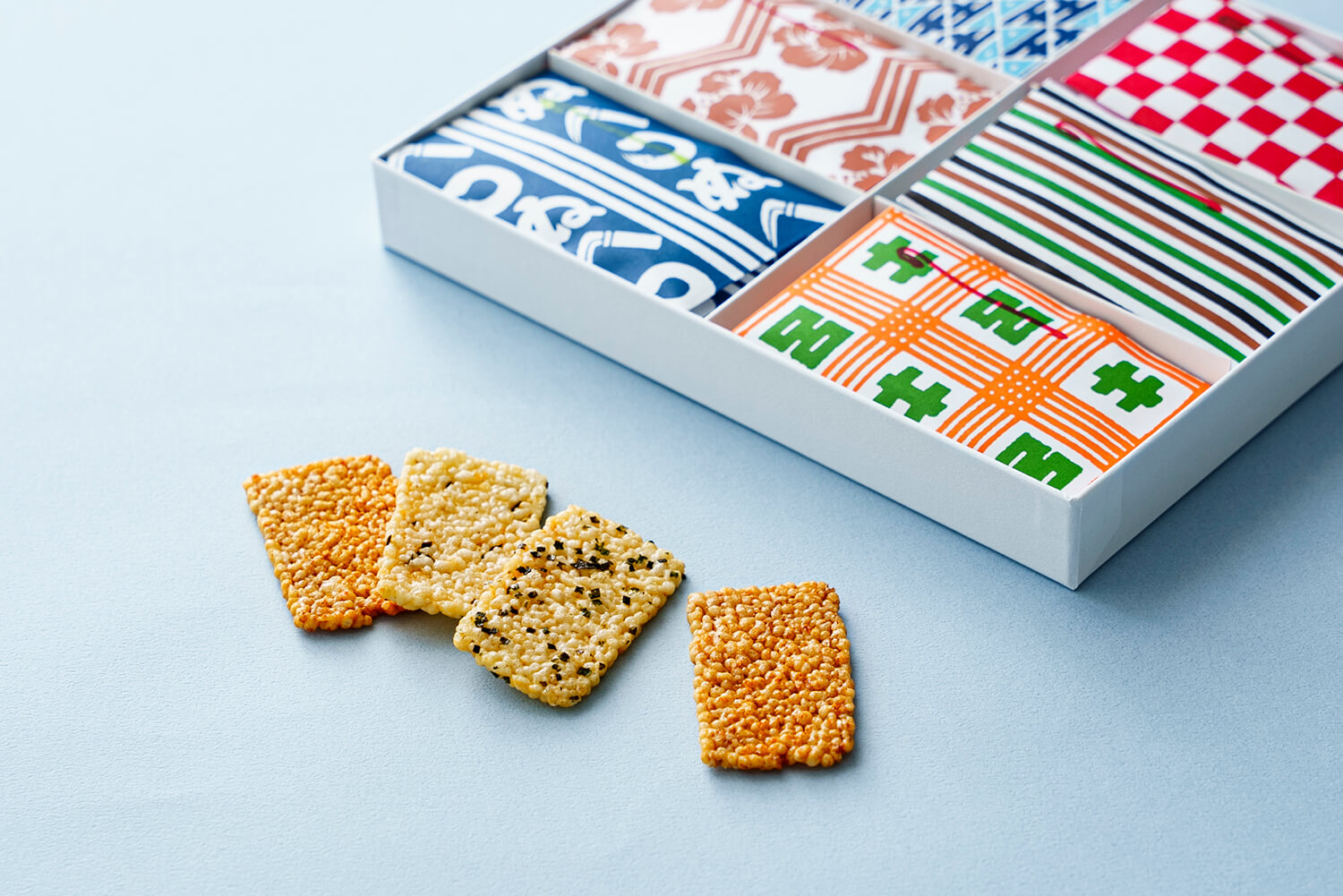 銀座三越店限定商品，口袋裡裝有長銷的“Keicho”