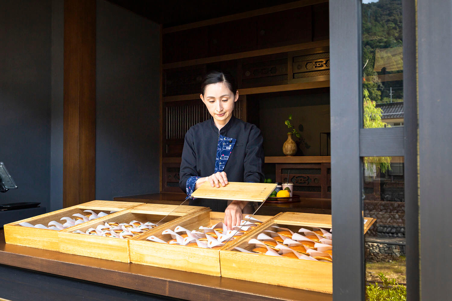 銅鑼燒是根據當天調整烘烤時間和溫度來烘烤的，蓬鬆，入口即化
