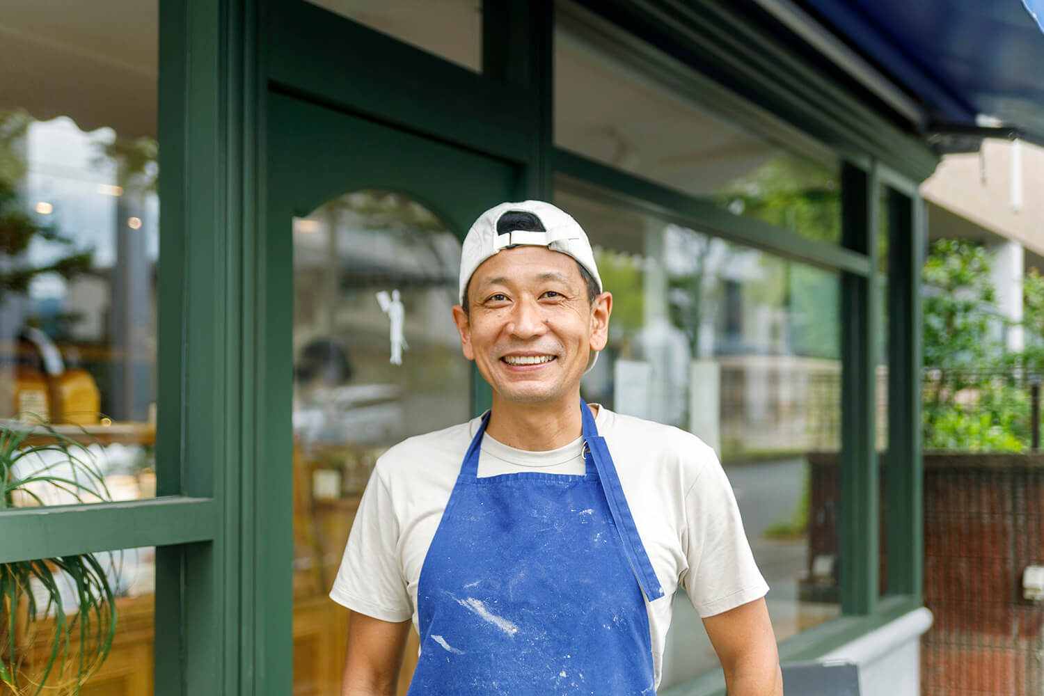 丈夫對製作麵包充滿熱情。 他的理念也體現在簡單的店面上