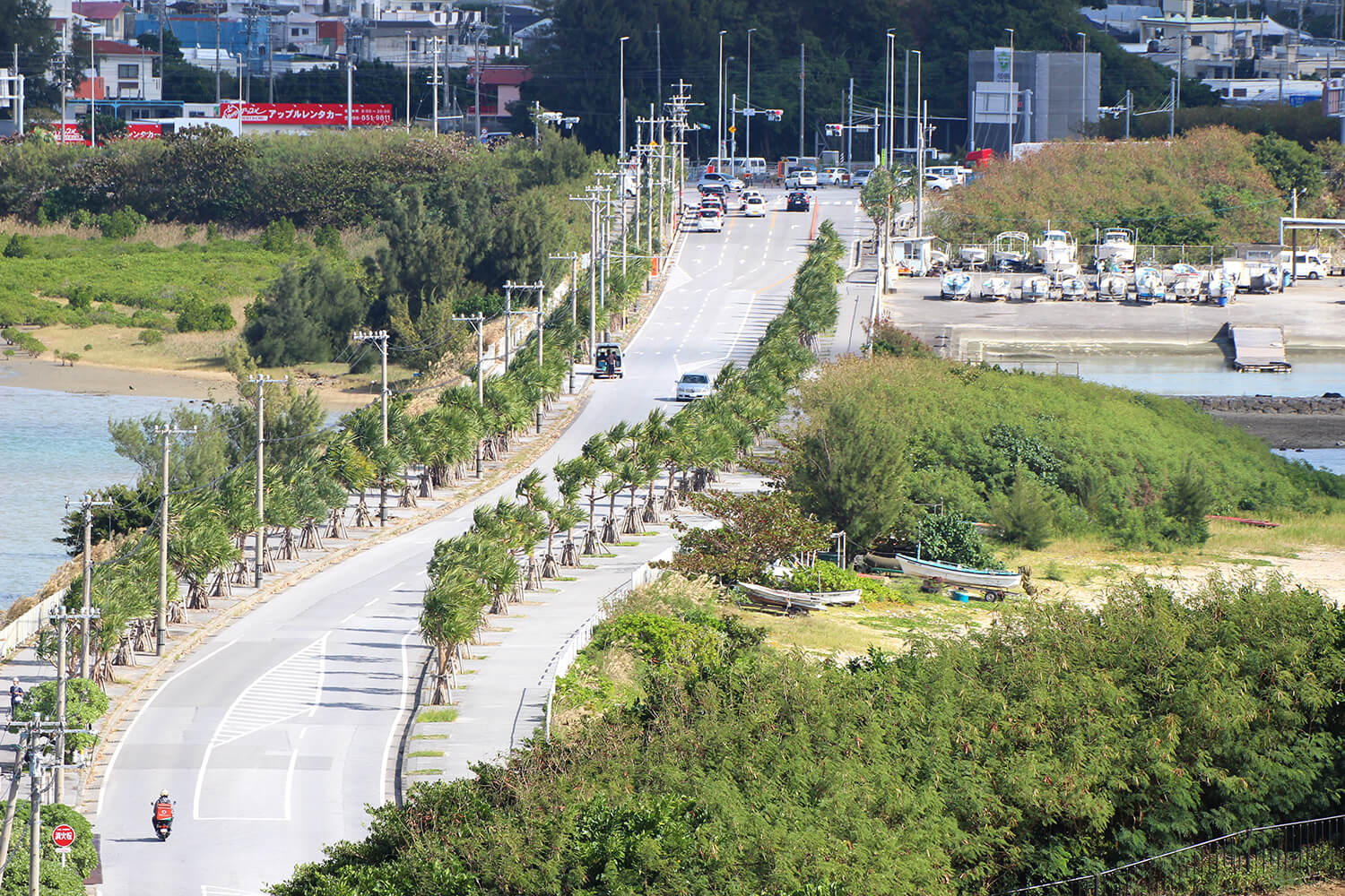 看著藍天大海，來一場令人振奮的駕車之旅