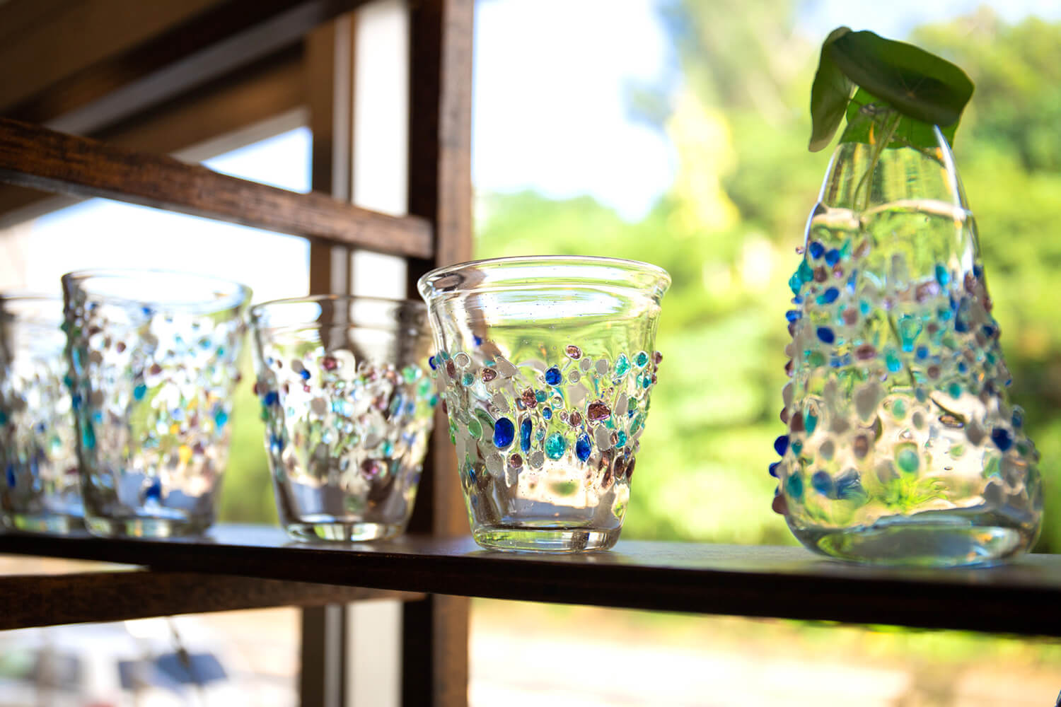 最受歡迎的是帶有 6 種顏色玻璃的“Tsuku Cup”（JPY1760）。