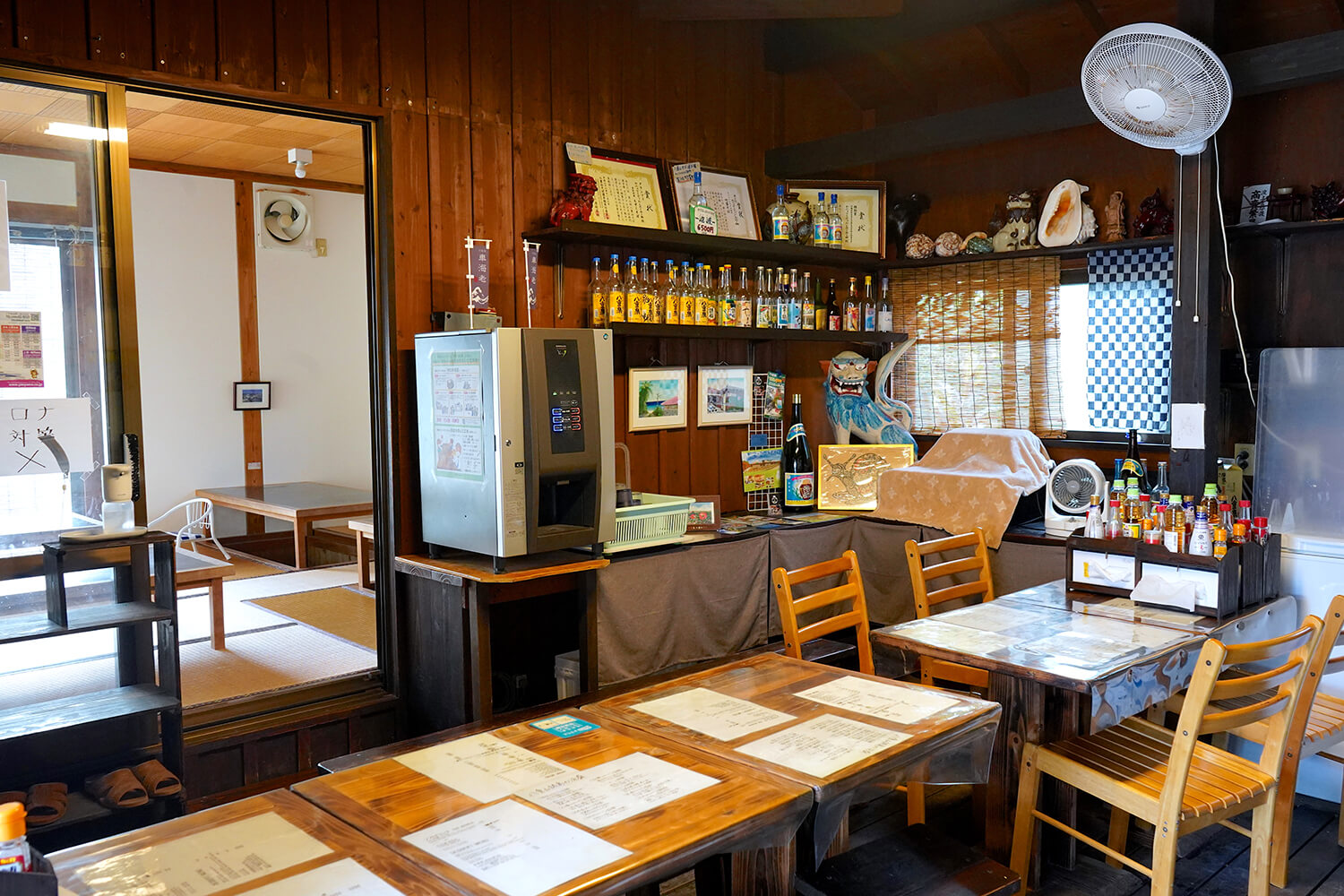 一家深受社區喜愛的風獅爺和泡盛店