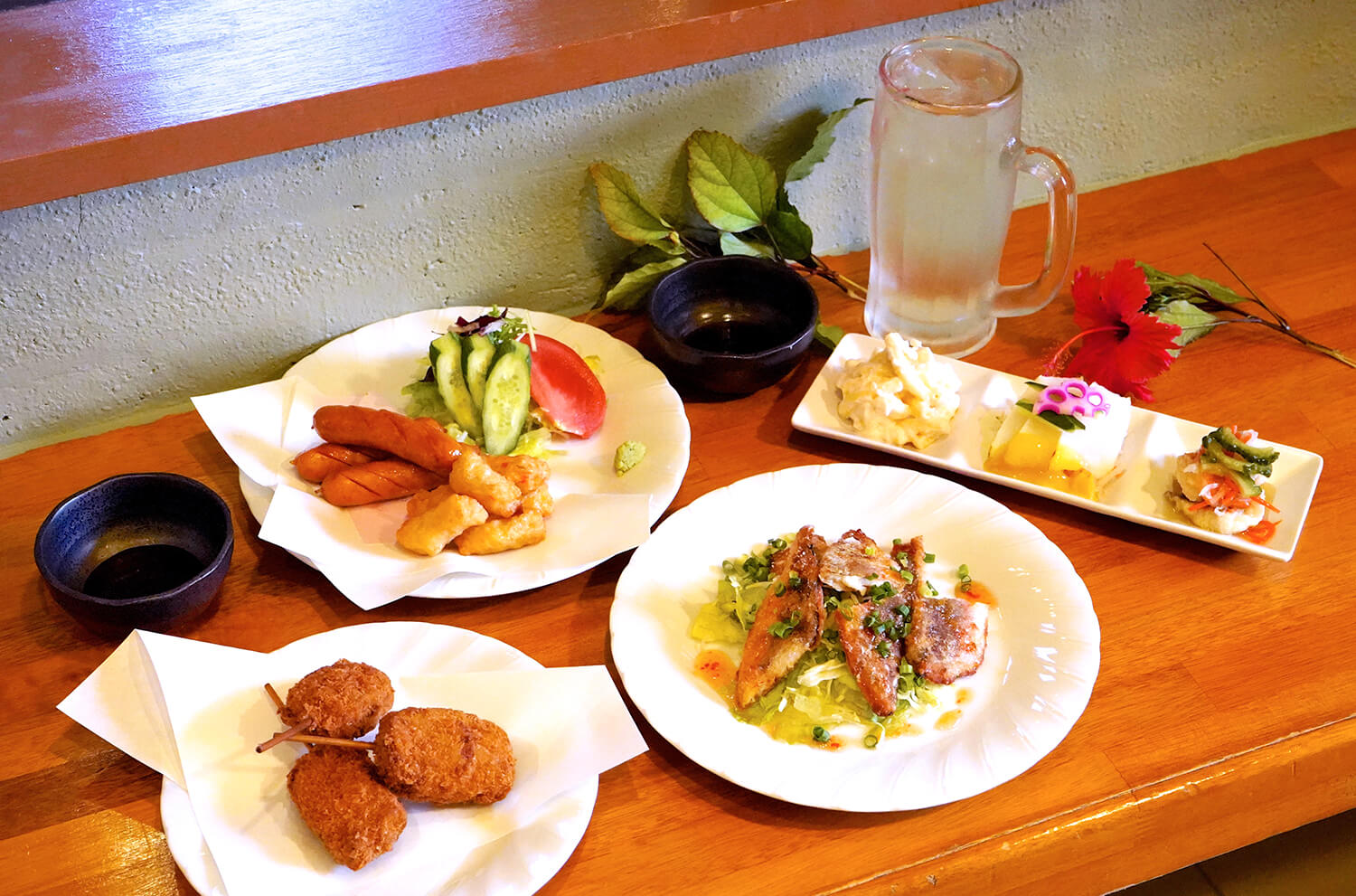 「超值套餐」850日圓、「清香千上>志摩豬肉辣椒香腸」600日圓、「ぐるくん龍上」和「鮪魚串炸豬排（3個）」各500日圓