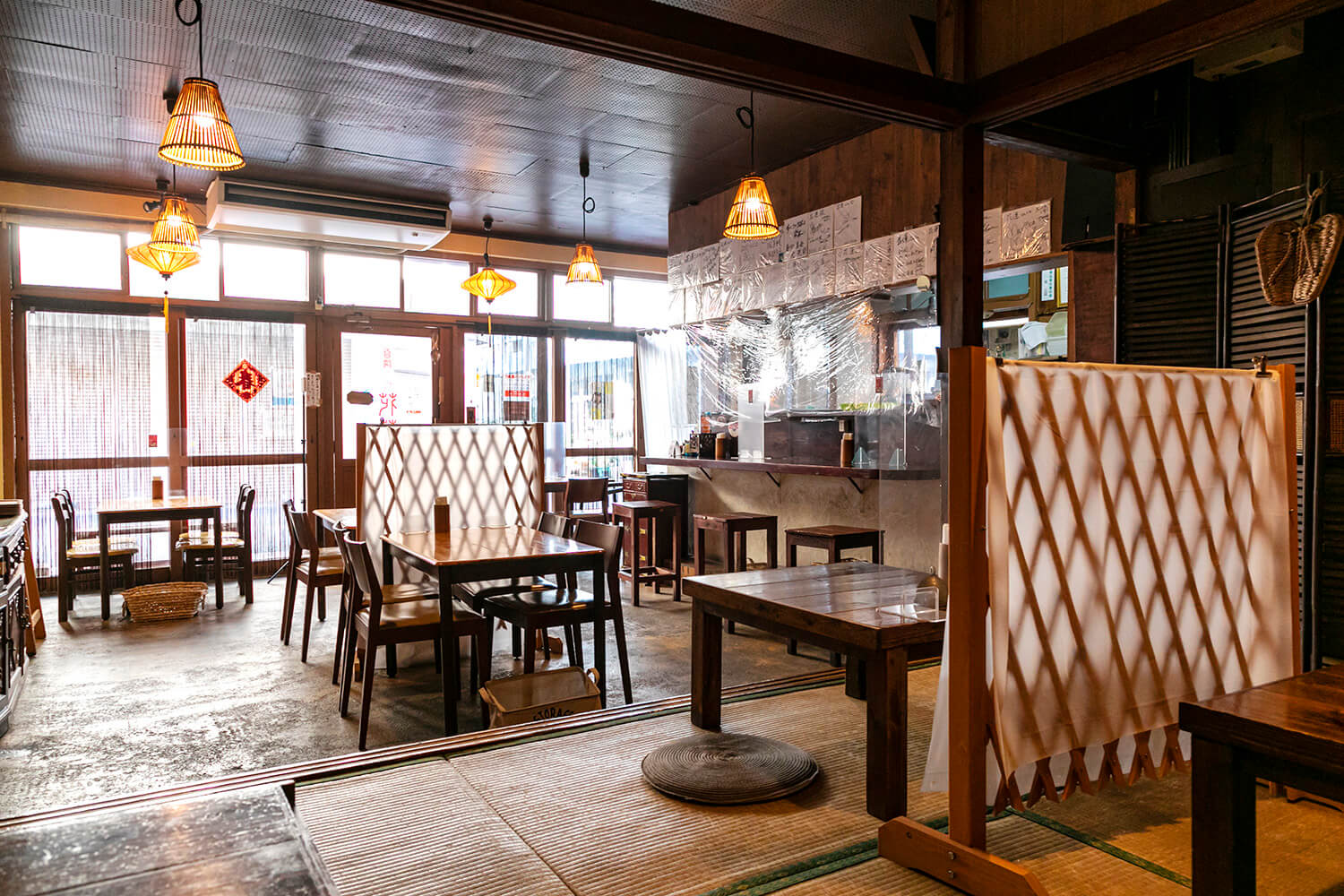 即使在台灣的氛圍中，店內也充滿了懷舊的感覺。