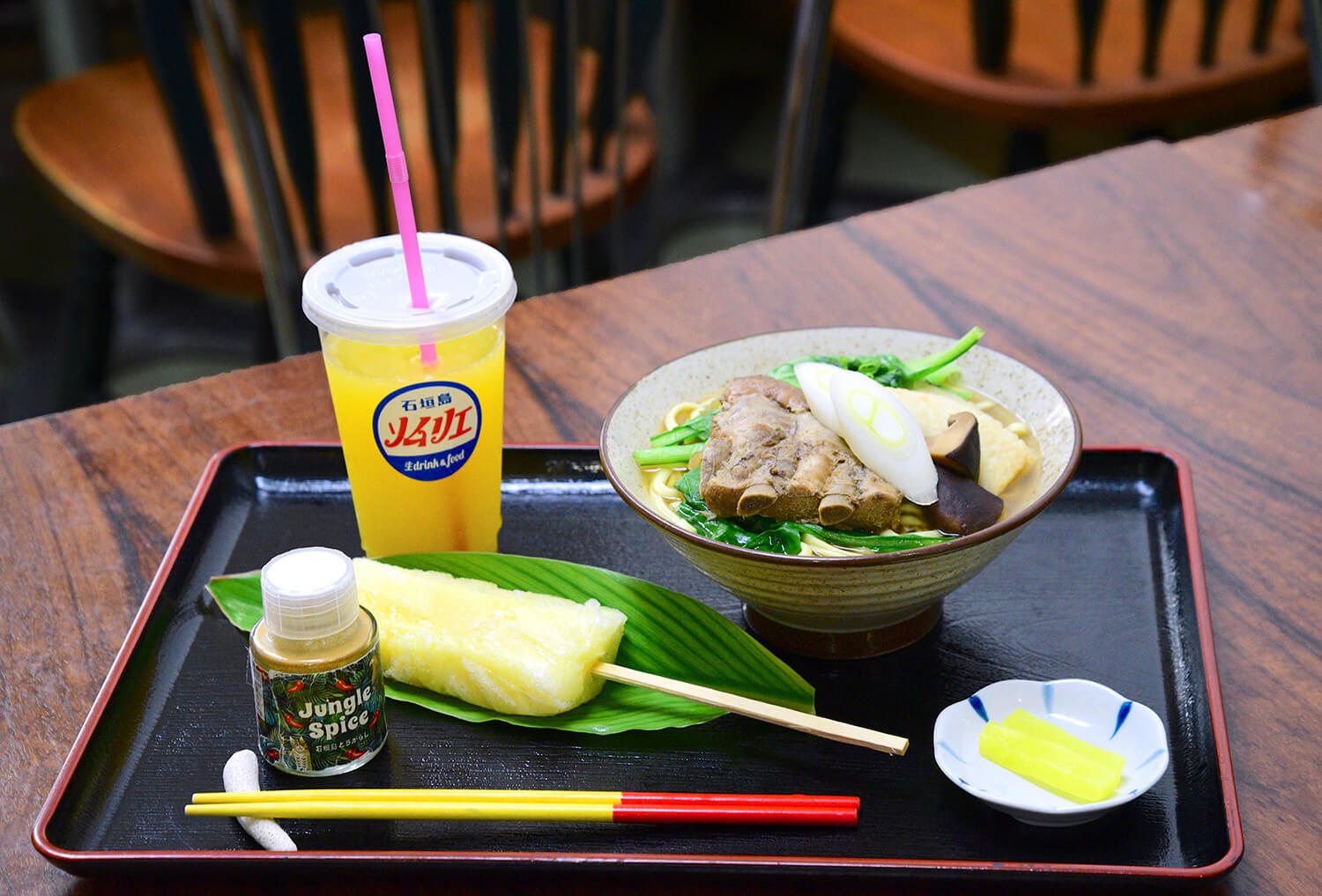 「Soki 蕎麥麵」900日圓、「松樹鮮汁」500日圓、「冷凍松樹」200日圓